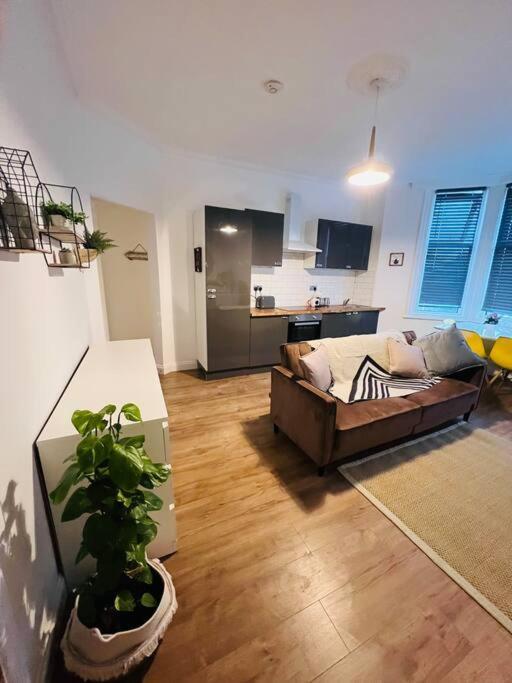 בלקפול Beautiful Space Stylish And Modern! Perfect Location מראה חיצוני תמונה